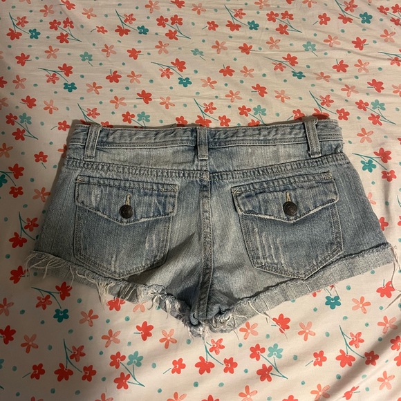Forever 21 Jean shorts size 24 waist - Picture 4 of 4